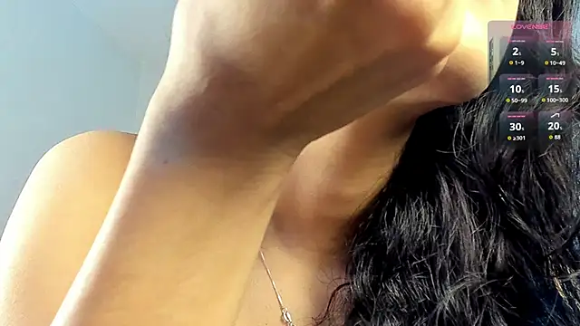 Snapshot of emycarver09 chatting on February 3, 10:53 am emycarver09 online show from February 3, 10:53 am