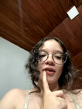 Snapshot of sukubo__ chatting on December 2, 7:36 am sukubo online show from December 2, 7:36 am