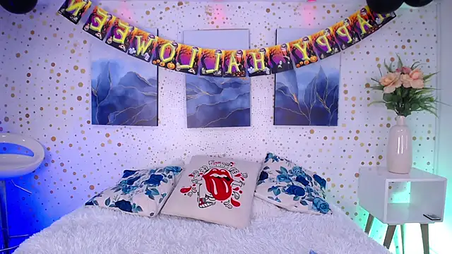 Emily Vaughan online show from October 25, 3:25 am