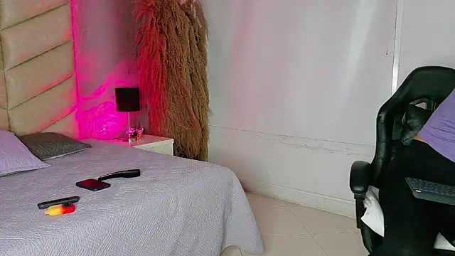 samiradoll online show from December 15, 3:33 am