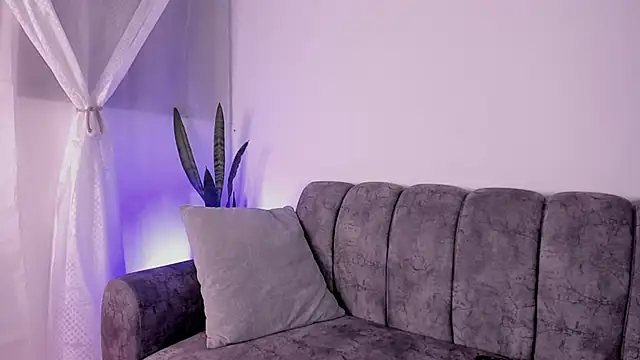 samiradoll online show from May 1, 3:33 am
