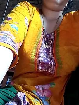 Snapshot of Cute_Pagli chatting on October 9, 7:28 am Cute Pagli online show from October 9, 7:28 am