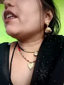 Snapshot of Rashili_jaan chatting on May 9, 12:32 pm Rashili jaan online show from May 9, 12:32 pm