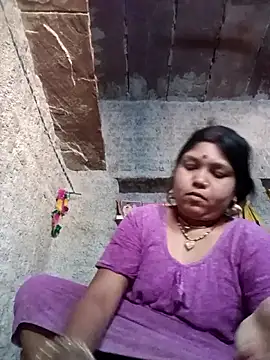 Snapshot of Rashili_jaan chatting on May 10, 2:28 am Rashili jaan online show from May 10, 2:28 am