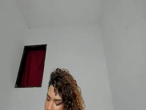 Snapshot of calliedemon_ chatting on July 7, 2:47 am calliedemon online show from July 7, 2:47 am