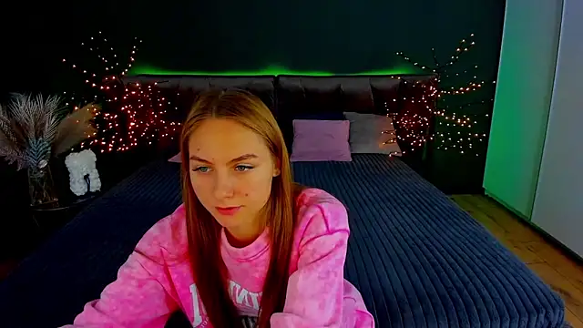 MilaAddams online show from November 14, 6:34 am