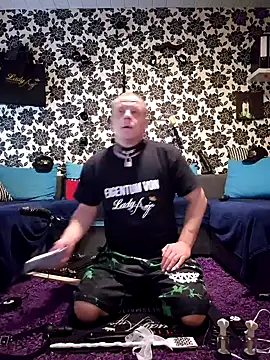 Snapshot of Sklave-Sille chatting on September 11, 9:20 am Sklave-Sille online show from September 11, 9:20 am