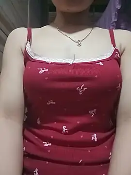 Snapshot of LucyyLy chatting on July 6, 10:45 am LucyyLy online show from July 6, 10:45 am