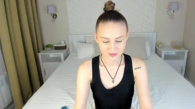 Snapshot of sasha__meow chatting on November 6, 12:44 am sasha meow online show from November 6, 12:44 am