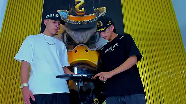 Dante Brown1  online show from October 19, 9:04 pm