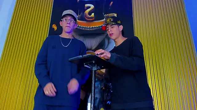 Dante Brown1  online show from November 10, 9:47 pm