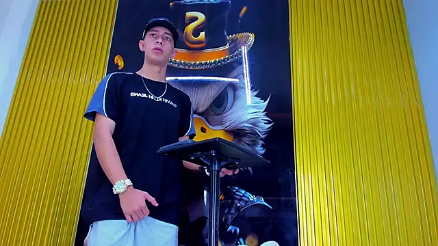 Dante Brown1  online show from November 19, 8:42 pm