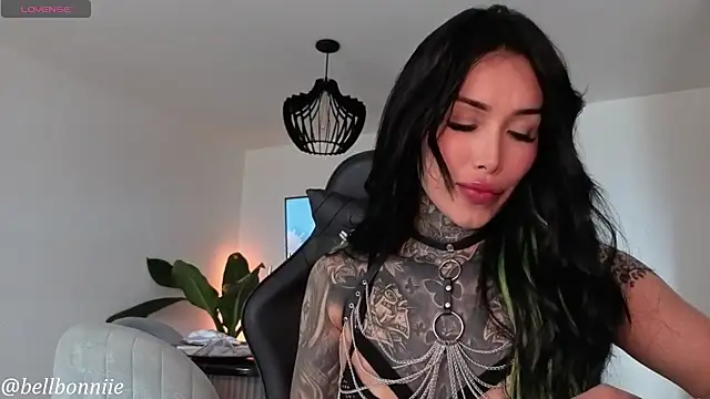 belllbonniie online show from November 20, 7:35 pm