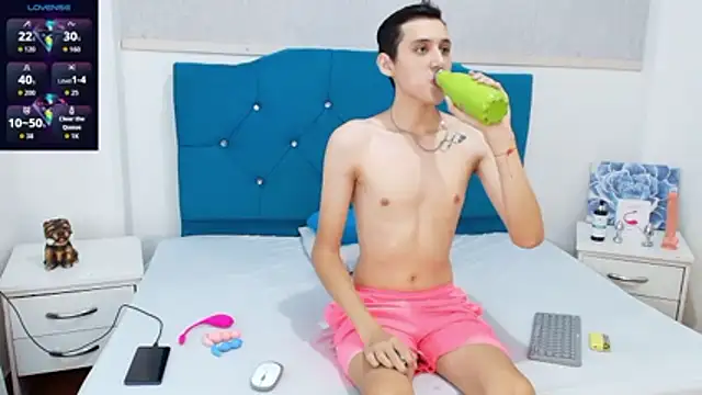 LuigiMarchetti online show from December 5, 7:43 pm