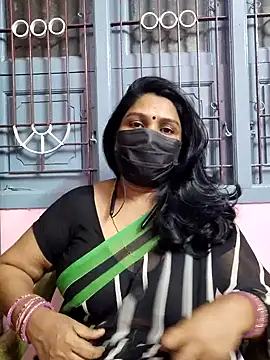 Snapshot of Tamil_Azhaghi25 chatting on November 8, 7:23 pm Tamil Azhaghi25 online show from November 8, 7:23 pm