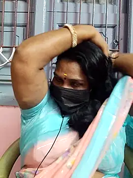 Snapshot of Tamil_Azhaghi25 chatting on November 19, 6:19 pm Tamil Azhaghi25 online show from November 19, 6:19 pm