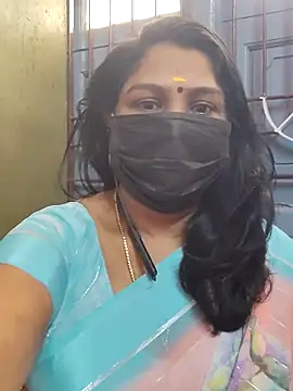 Snapshot of Tamil_Azhaghi25 chatting on November 20, 6:24 am Tamil Azhaghi25 online show from November 20, 6:24 am