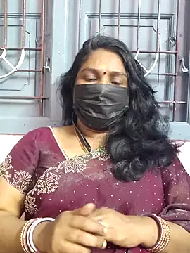 Snapshot of Tamil_Azhaghi25 chatting on December 4, 7:22 pm Tamil Azhaghi25 online show from December 4, 7:22 pm