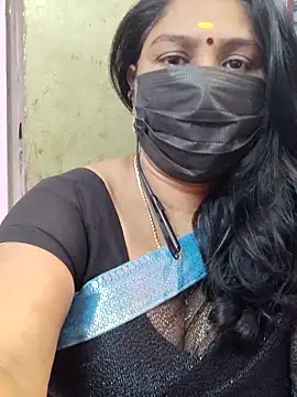 Snapshot of Tamil_Azhaghi25 chatting on December 14, 5:57 am Tamil Azhaghi25 online show from December 14, 5:57 am