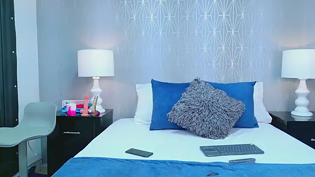 ZoeWilliis online show from March 13, 12:34 pm