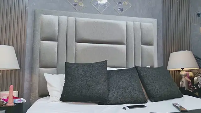 Snapshot of ZoeWilliis chatting on June 30, 11:22 am ZoeWilliis online show from June 30, 11:22 am