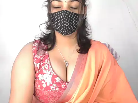 Hott Noor online show from January 12, 7:35 am