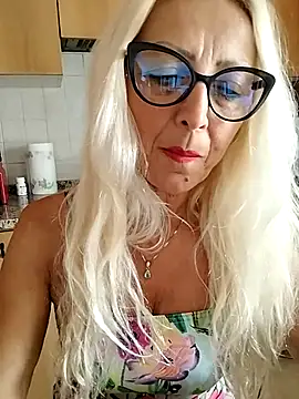 Snapshot of _sexyBLONDE46_ chatting on July 4, 1:28 pm sexyBLONDE46 online show from July 4, 1:28 pm