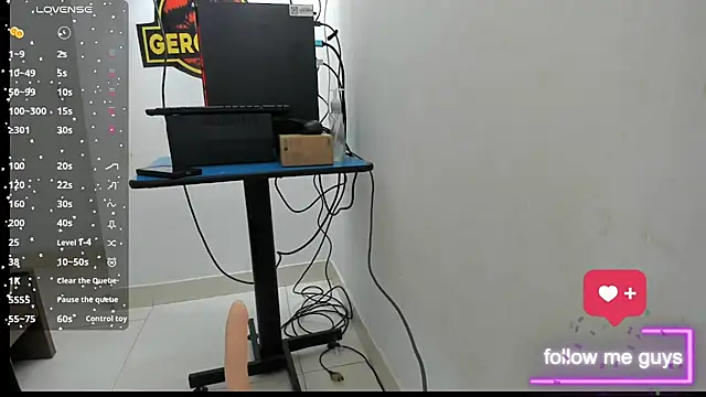 Snapshot of lunna_noir chatting on September 22, 12:18 pm lunna noir online show from September 22, 12:18 pm