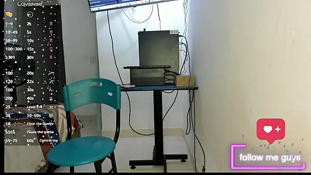 Snapshot of lunna_noir chatting on November 3, 7:26 pm lunna noir online show from November 3, 7:26 pm