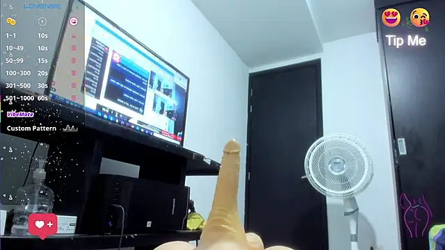 Snapshot of lunna_noir chatting on November 26, 11:17 pm lunna noir online show from November 26, 11:17 pm