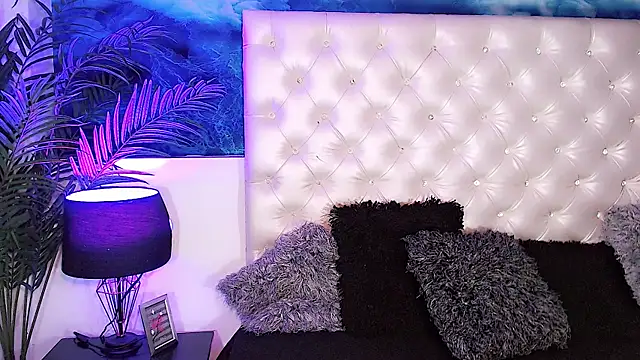 Valeria Swett  online show from November 14, 12:31 am