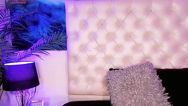 Snapshot of Valeria_Swett_ chatting on June 27, 12:04 am Valeria Swett online show from June 27, 12:04 am