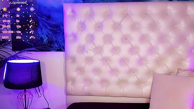Snapshot of Valeria_Swett_ chatting on August 1, 8:19 pm Valeria Swett online show from August 1, 8:19 pm