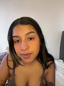  Chloe Smith online show from February 28, 6:09 pm