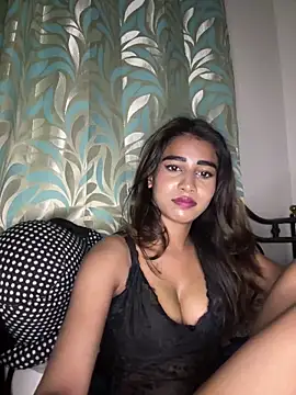 STRIP GLOW online show from March 7, 5:32 pm