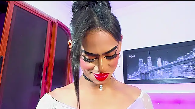 aura-monet online show from December 19, 11:50 am