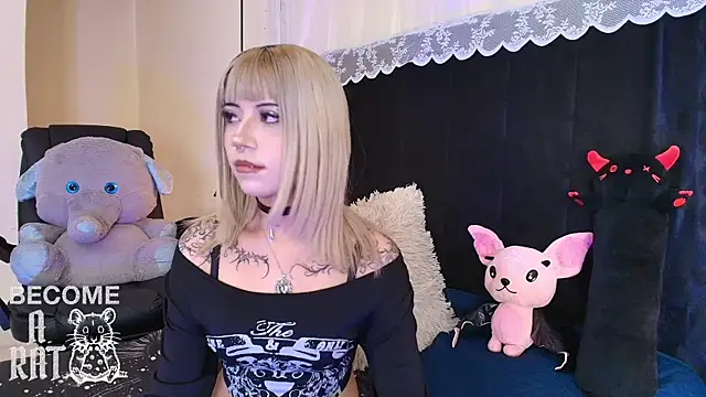Snapshot of IvyBelle_ chatting on May 16, 11:20 am IvyBelle online show from May 16, 11:20 am