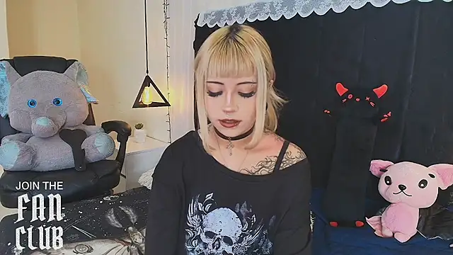 Snapshot of IvyBelle_ chatting on May 26, 11:28 am IvyBelle online show from May 26, 11:28 am