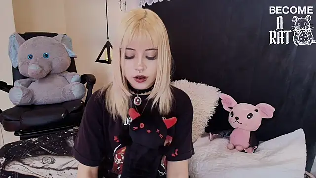 Snapshot of IvyBelle_ chatting on July 25, 11:30 am IvyBelle online show from July 25, 11:30 am