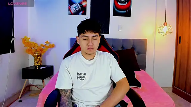 Nicolas James Sc online show from November 25, 2:28 pm