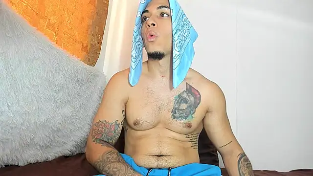 Snapshot of magic_mike_26 chatting on May 12, 6:05 pm magic mike 26 online show from May 12, 6:05 pm