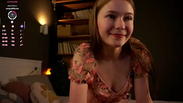 LynHillaire online show from January 9, 2:42 pm