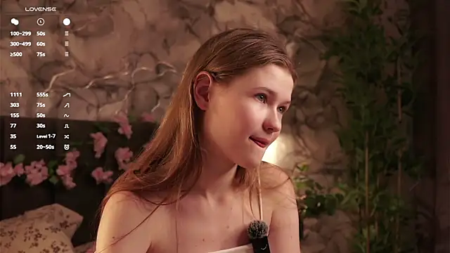 Snapshot of LynHillaire chatting on June 12, 12:48 pm LynHillaire online show from June 12, 12:48 pm