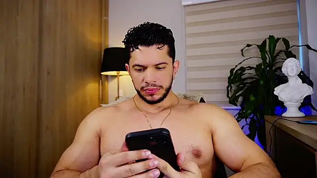 Erick Thompsonx online show from February 18, 9:00 pm