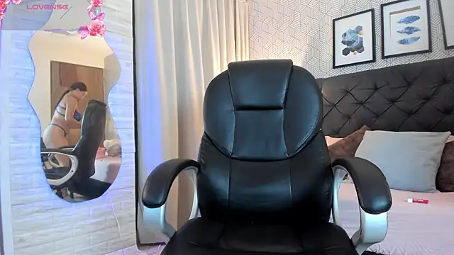 sophie  blare online show from September 13, 8:08 pm