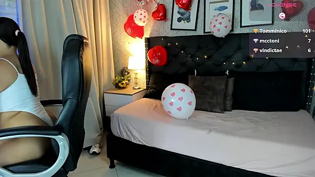 sophie  blare online show from February 17, 7:09 pm