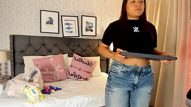Snapshot of sophie__blare chatting on May 17, 12:01 pm sophie blare online show from May 17, 12:01 pm