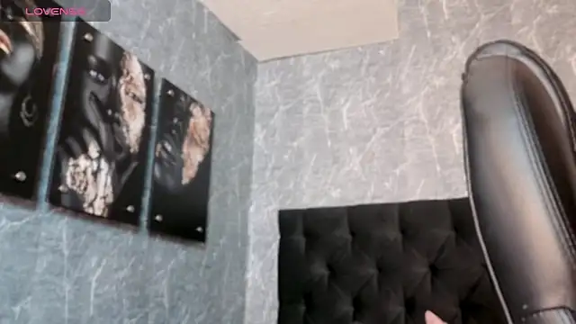 Snapshot of sophie__blare chatting on June 4, 5:19 pm sophie blare online show from June 4, 5:19 pm