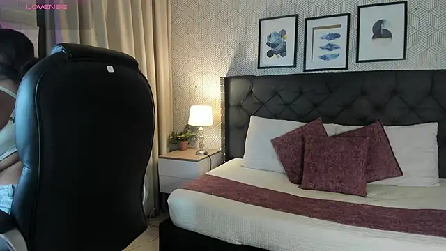 Snapshot of sophie__blare chatting on July 9, 6:23 pm sophie blare online show from July 9, 6:23 pm