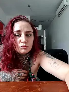 Snapshot of blazed_vixen chatting on August 7, 9:39 pm blazed vixen online show from August 7, 9:39 pm